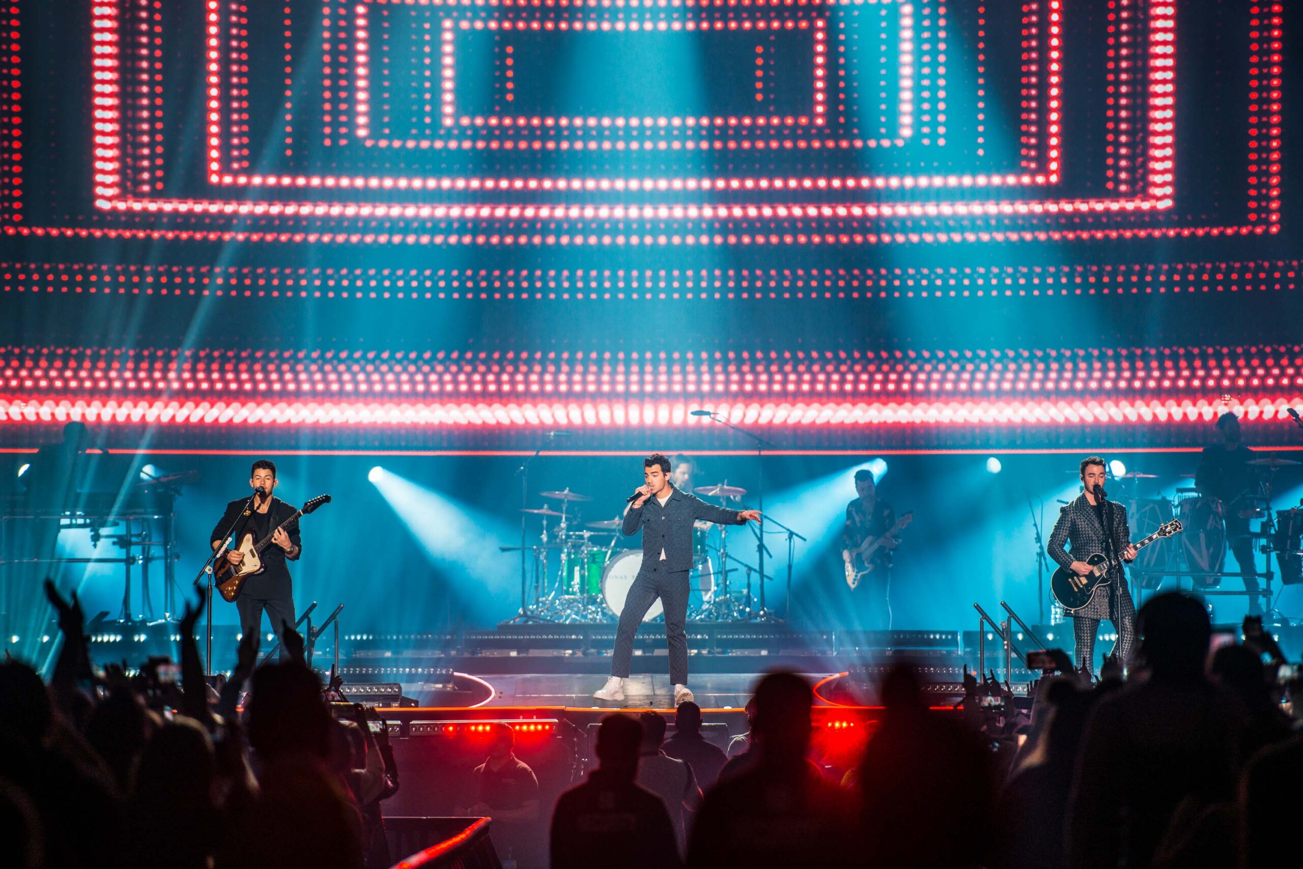 Jonas Brothers - SSE Arena Wembley London - GIG GOER 2020