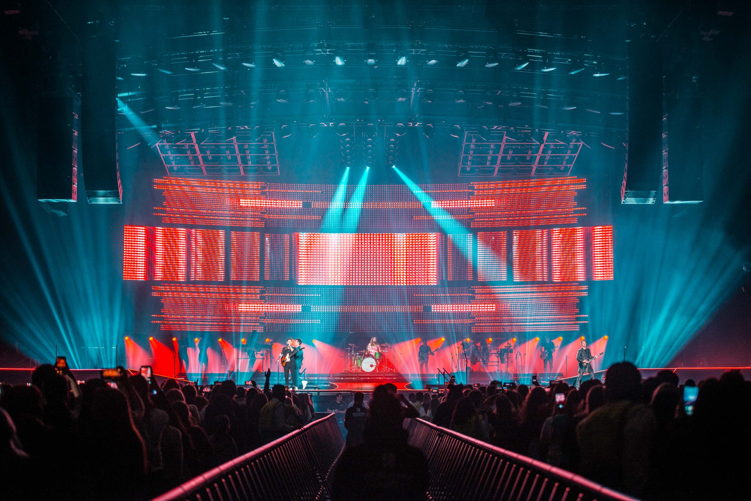 Jonas Brothers - SSE Arena Wembley London - GIG GOER 2020