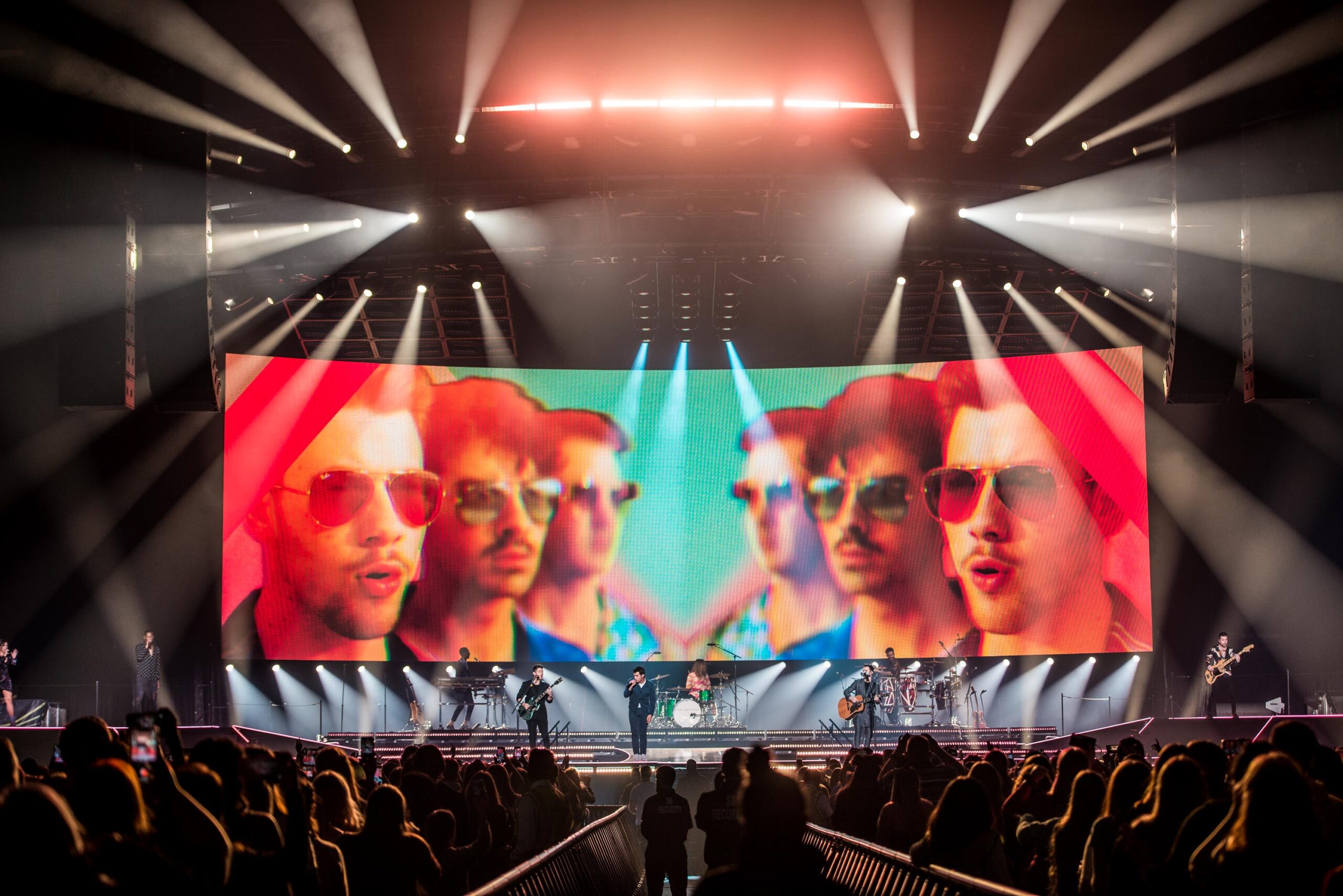 Jonas Brothers - SSE Arena Wembley London - GIG GOER 2020