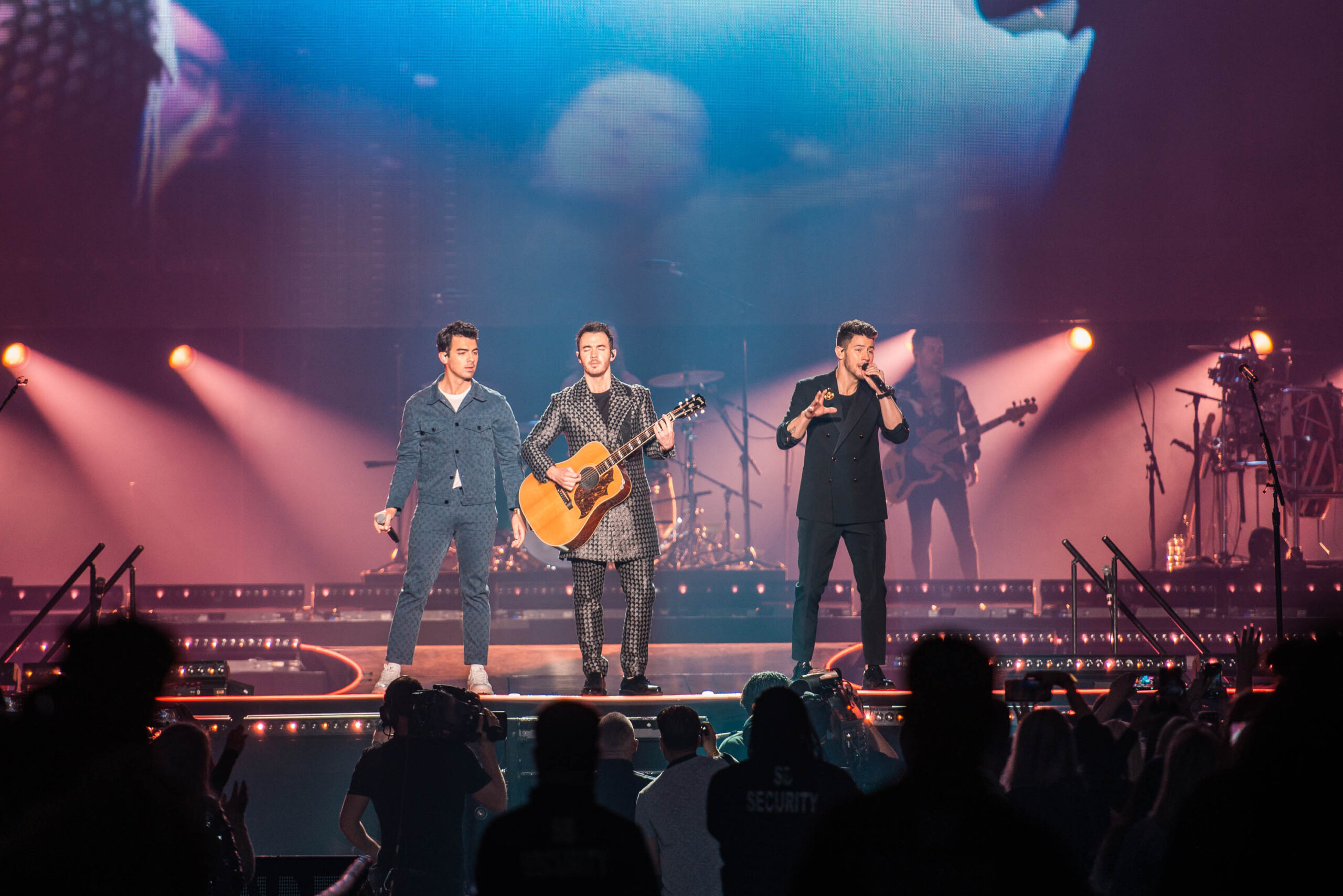 Jonas Brothers - SSE Arena Wembley London - GIG GOER 2020