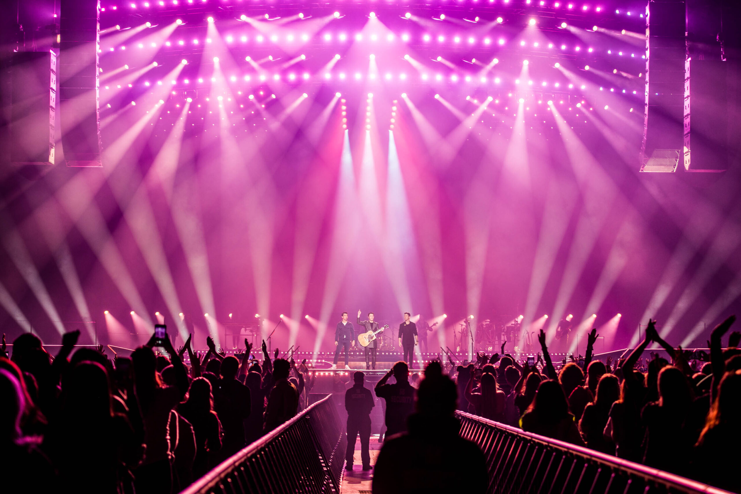 Jonas Brothers - SSE Arena Wembley London - GIG GOER 2020