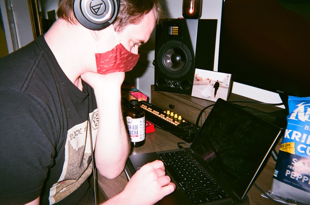 Backstage With half alive - GIG GOER