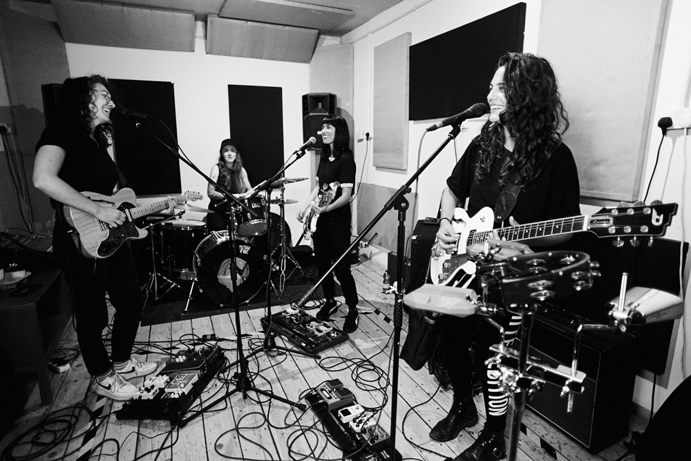 Backstage With... Friedberg - GIG GOER