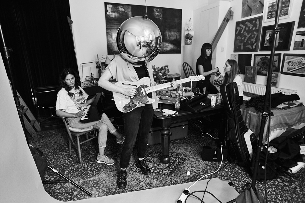 Backstage With... Friedberg - GIG GOER