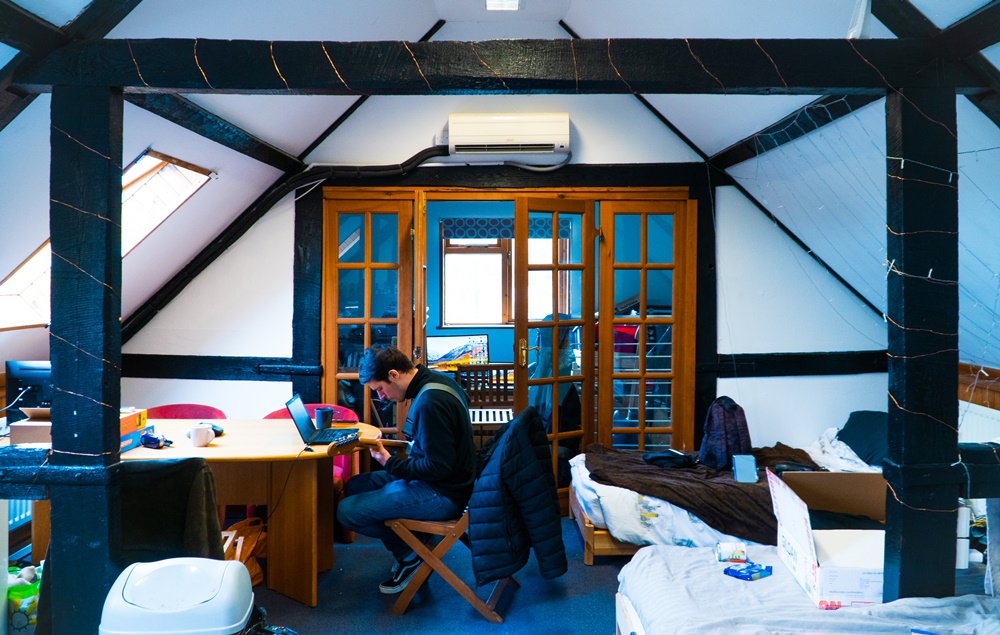 Backstage With... Weatherstate - GIG GOER