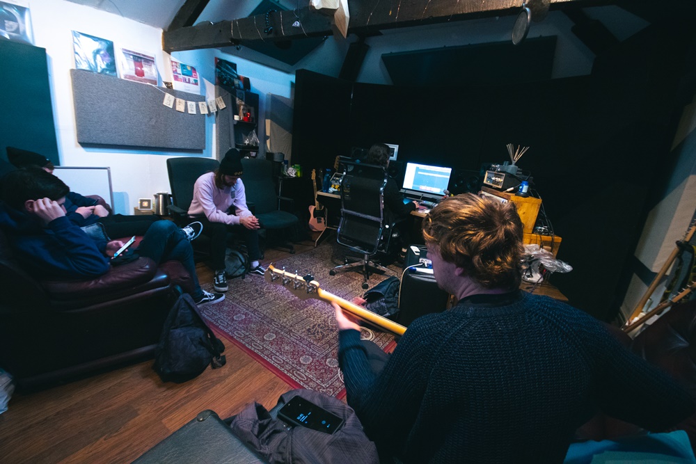 Backstage With... Weatherstate - GIG GOER